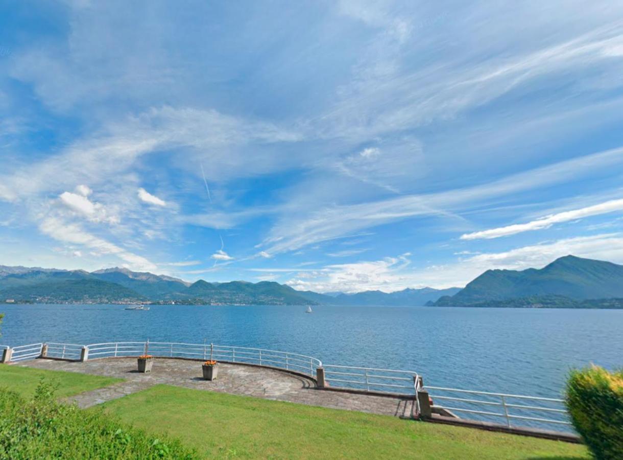 Villa Niobe - Exclusive Lakefront Apartment With Private Beach Stresa Exterior foto