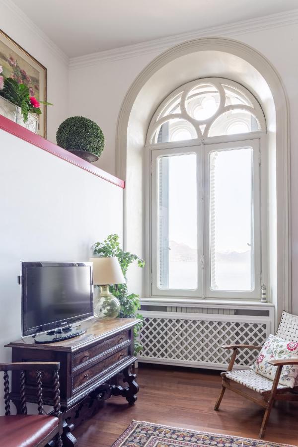 Villa Niobe - Exclusive Lakefront Apartment With Private Beach Stresa Exterior foto