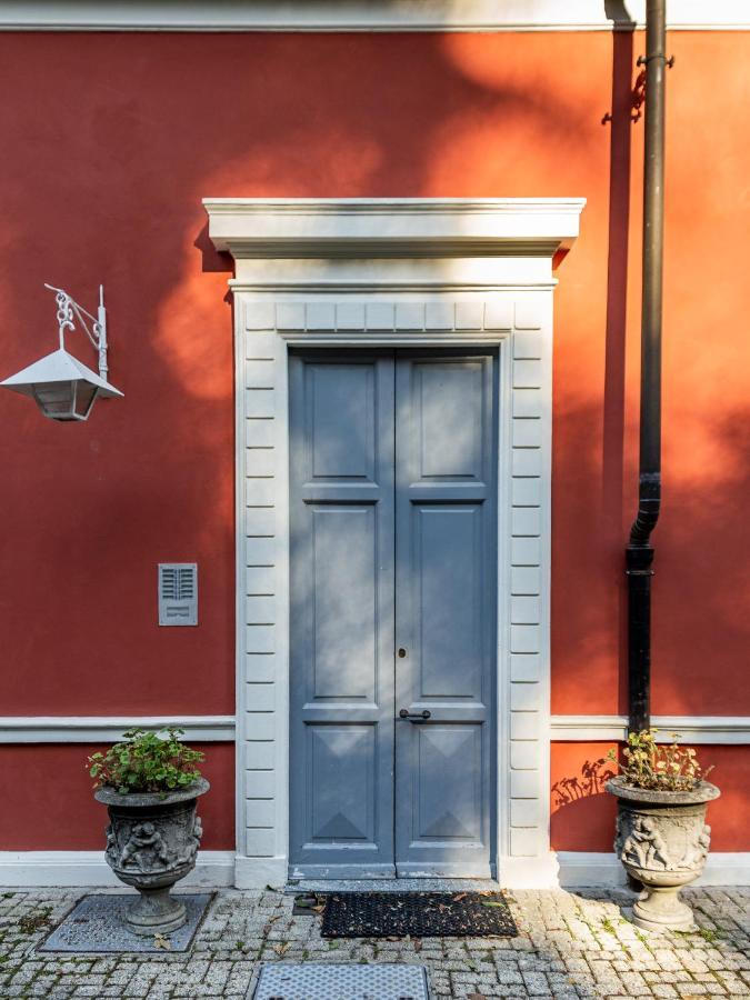 Villa Niobe - Exclusive Lakefront Apartment With Private Beach Stresa Exterior foto